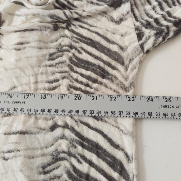 Made In Italy Zebra Print Top Size Small - Picture 6 of 8